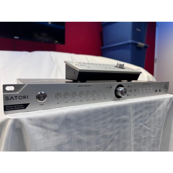 Antelope Audio Satori Used Audio Monitor Controller w/R4S Remote In Excellent Condition (Luigi)
