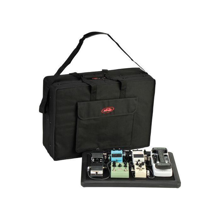 SKB 1SKB-PS-8PRO PS-8PRO Powered Pedalboard with Soft Case