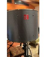 SE Reflection Filter Microphone Booth USED in Excellent Condition ( Claudia )